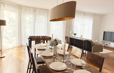 Luxuriöse Ferienvilla mit Garten, Gaming Zone & Netflix - Foto 6