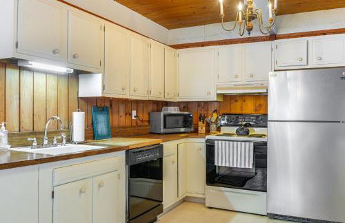 Ski, Hike and More! Year-Round Retreat in West Dover - Foto 8