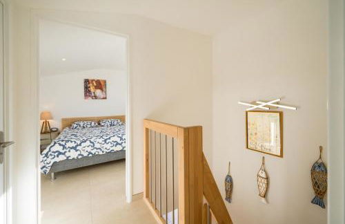 Les Voiles d Azur, Duplex moderne avec vue sur le port et la mer, à 2 minutes des plages - Photo 9