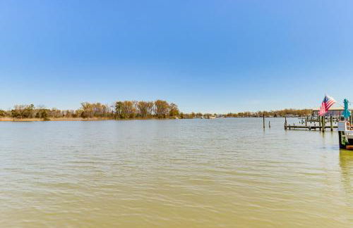 Waterfront Colonial Beach Studio with Boat Dock! - Foto 21