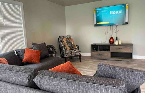 Quaint new renovation perfect for your large group - Foto 13