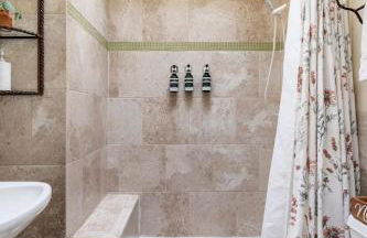 Vibrant 2BR DT Living, Stylish & Serene Stay - Foto 20