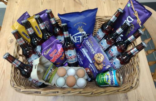 Shepherd's Watch Cottage - 5* Cyfie Farm with private hot tub - Foto 42