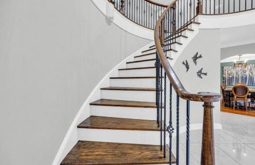 The Wexford French Chateau w Pool - Photo 9