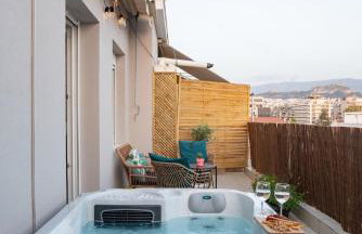 Hot tub with Acropolis view 1 minute from METRO TRAIN - Foto 13