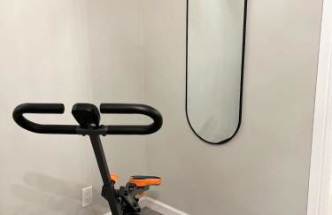 Pasadena Charming Vacation Home with Hot Jacuzzi - Photo 29