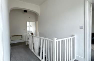 2 bed apartment complete with bedding and towels - Foto 5