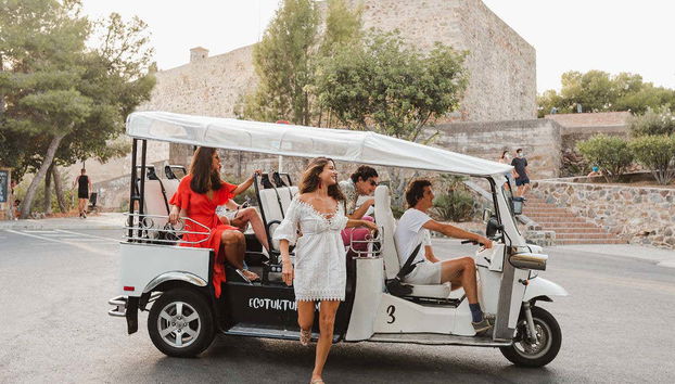 Private Tuk-Tuk Tour of Málaga - Foto 5, The tuk tuk on the tour