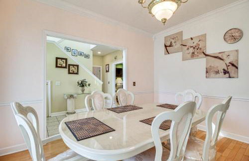 Spacious Richmond Hill Hideaway with Deck! - Foto 11