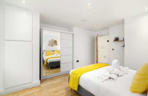 Modern 2-Bedroom, 2-Bathroom Apartment with Balcony in Hoxton Sleeps 6 - Foto 14