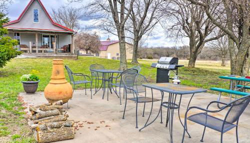 Vivid Cedar Ridge Cabin about 23 Miles to Wichita! - Foto 2