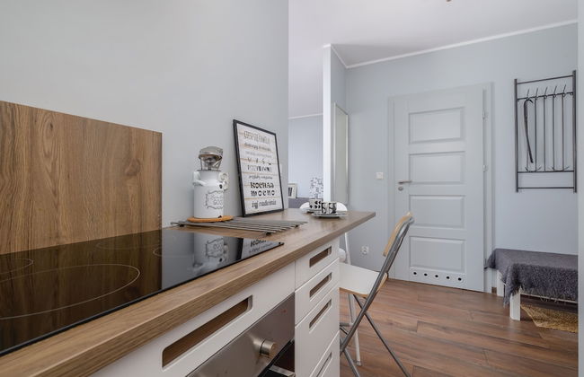 5th Floor Studio in Katowice by Renters - Photo 6