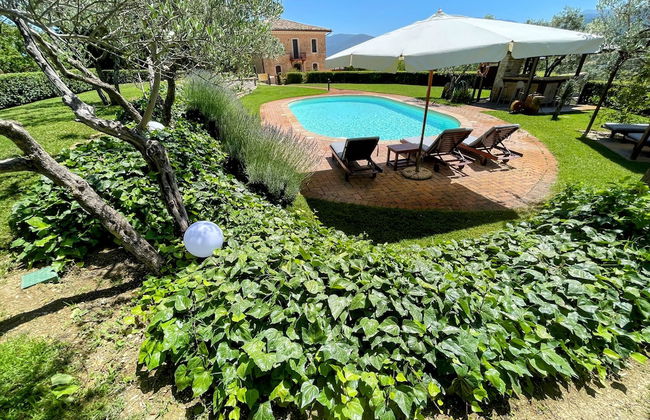 Spoleto Tranquilita Sleeps 20 With Wifi Pool Yoga Studio Gardens and Views - Photo 61