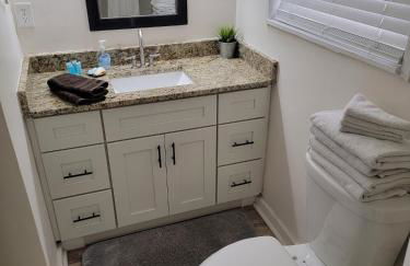 3 bedroom House with Renovated kitchen and bath! - Foto 16