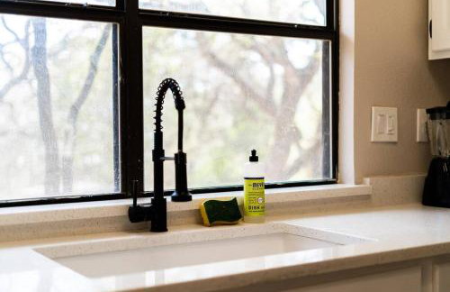 The Corniest Property in Texas ♥ 4 BR ♥ 1/4 Acre ♥ - Foto 13