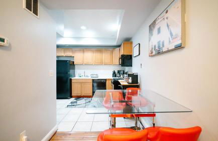 Stylish 5BR DC Retreat Backyard Free Parking - Foto 41