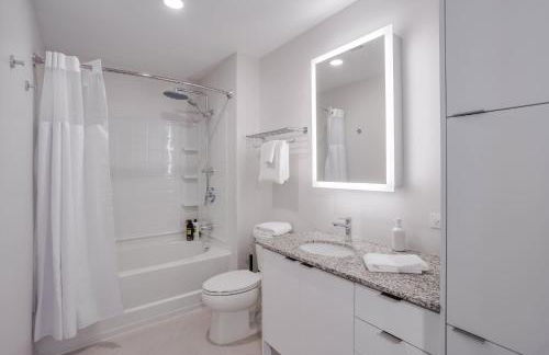 CozySuites at Sky Central - Foto 28