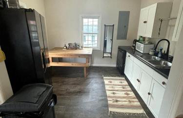 Quaint cottage near Local and State Parks and Minutes from Laurel Cove and Bell Theatre - Foto 1