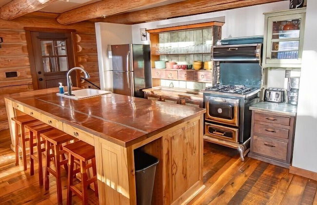 Snow Creek Cabins by Fernie Lodging Co. - Photo 76