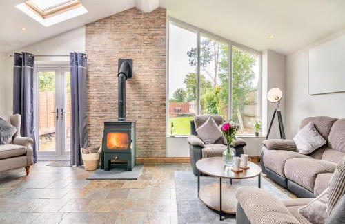 Crynant Countryside Retreat - Photo 3