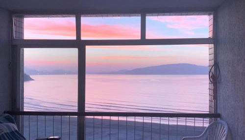 Apto antigo frente mar para alugar - Foto 2