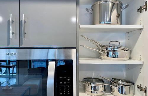 Bright Top Floor-Elevator-Walk Downtown-Laundry - Foto 73