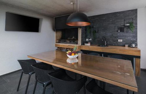 Stunning Home In Sivati - Photo 16