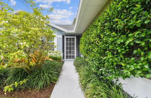 Florida house, 4br 2bt with private pool oasis - Photo 10