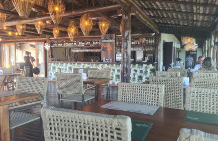 Apartamento com varanda de frente para o MAR - Angra dos Reis - Shopping Piratas - Portaria 24hs - Foto 35