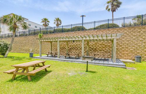 Walk to Beach Pool-View Condo in Galveston! - Foto 27