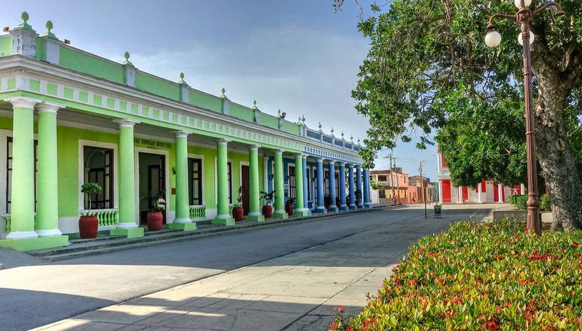 Excursión a Gibara - Foto 2, Edificios coloridos de Gibara