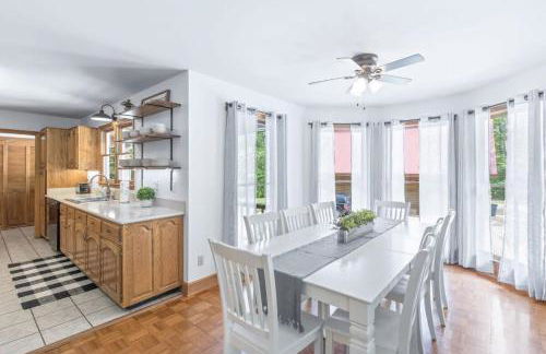 Wooded Retreat with game area and hot tub - Foto 29