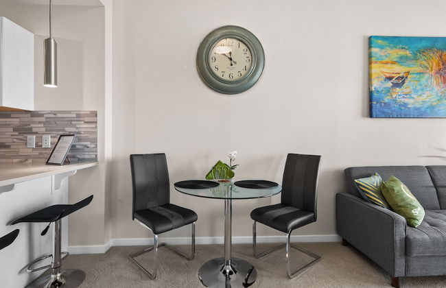 GLOBALSTAY. Modern Downtown Condos. Free parking - Photo 31