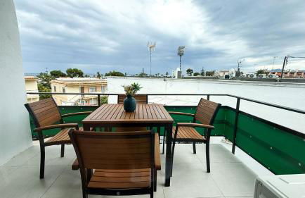 111 - Beachside Renovated 1BR apt 5 min from Beach - Photo 19