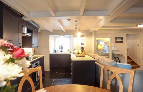 Cobble Cottage - Photo 2