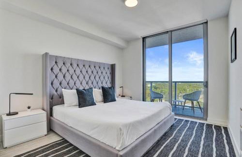 Luxury 2 Bedroom Corner Condo Walk to Design District, Infinity pool with Bay and City views, Gym, Free Parking Spot - Foto 21