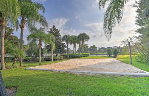 Spacious family home w pool & game room - Photo 120