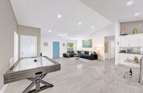 Glamorous Newly Built Pool Home, Tiki Hut, Huge Patio, Air Hockey in Delray Beach Near The Ave! - Foto 16