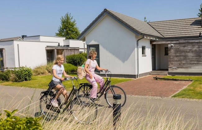 Detached Single Story Holiday Home Near the Sea - Photo 11
