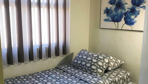 2 Bedroom Condo at Midpoint Residences With City View - Photo 2, Chambre