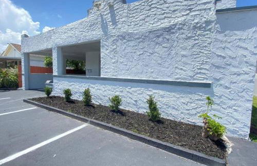 Heart of Miami sleeps 10 near Little Havana Beaches - Foto 39