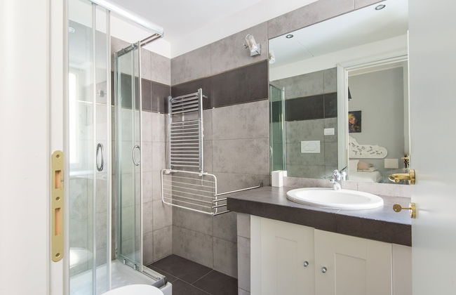 Luxury Apartment Auditorium - Photo 19