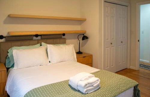 Spacious Coastal Townhome Deck and Parking - Foto 33