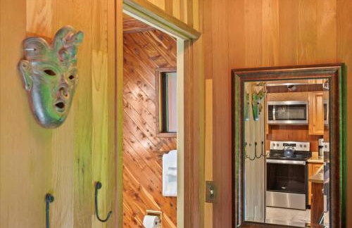 Cozy Creek Cabin - On Austin Creek Hot Tub - Dog Friendly - BBQ Grill - Fast WiFi - Foto 25