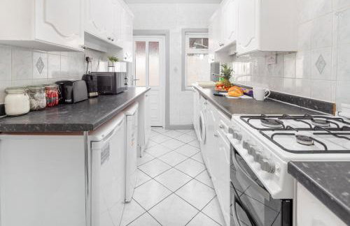 Superb Spacious House For Contractors & Families & Private Parking By Liverpool Short Stay - Foto 9