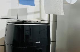 1 Bedroom Pet Friendly Apt Wd Free Wifi, Parking, Netflix & Pool Table. Sleeps 3 - Photo 64