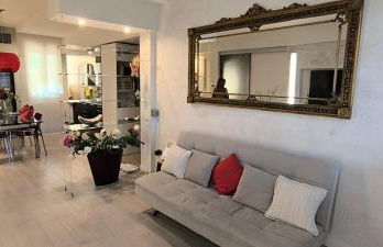 Appartamento incantevole con parcheggio gratuito - Photo 3