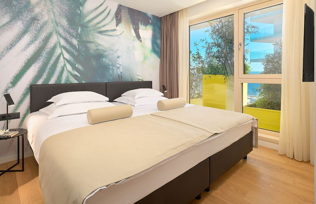 Amphora's Garden - Photo 9