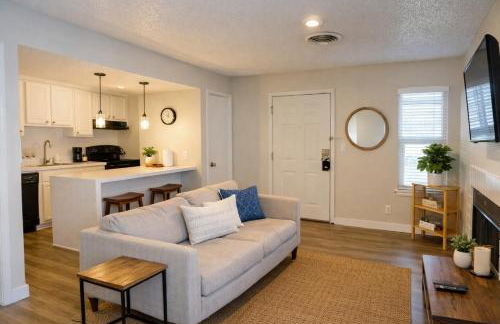 King Bed * Down Town * Comfortable Studio Apt. - Foto 1