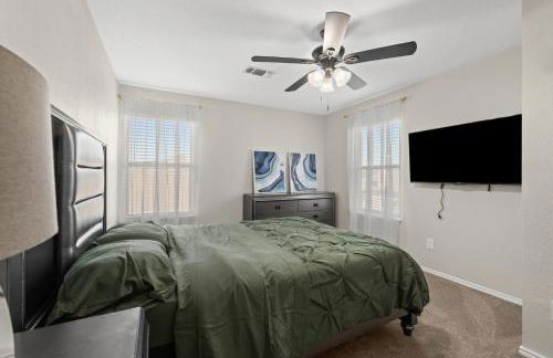 Spacious 5-bedroom villa in welcoming Burleson with WiFi, AC - Foto 47